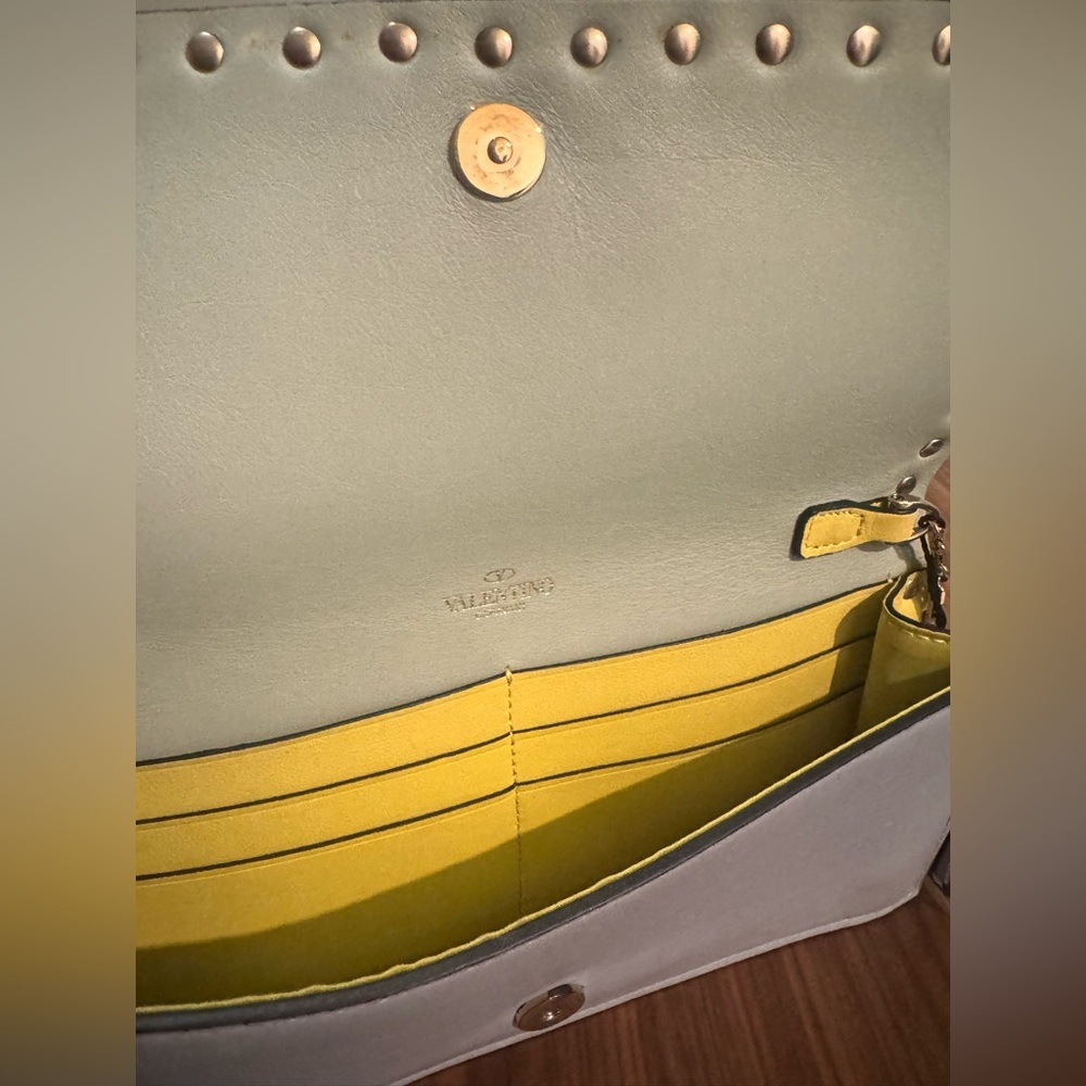 Valentino stud clutch with chain - Picture 6 of 9